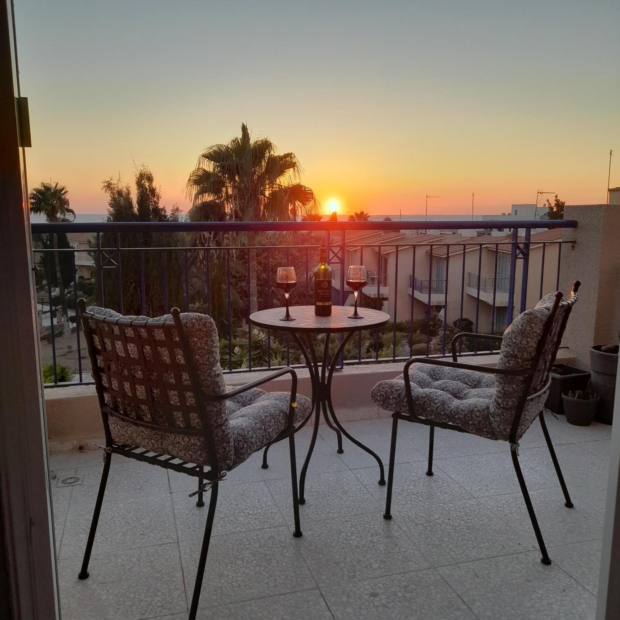 Modern Sea View Apartment Regina Gardens Paphos Eksteriør billede